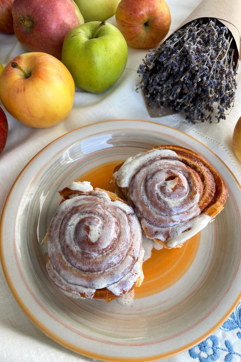 Apple Cinnamon Rolls