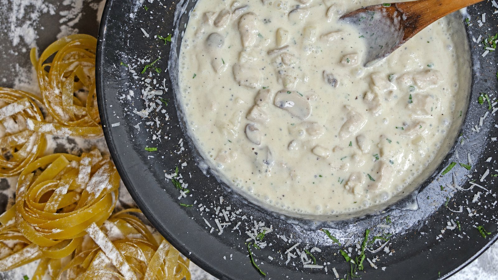 Chicken Alfredo: Pour in the cream and bring to a gentle simmer. Cook 3 to 4 minutes, stirring, until slightly thickened. Do no
