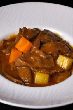 Classic Beef Stew (Rich, Tender, One Pot)