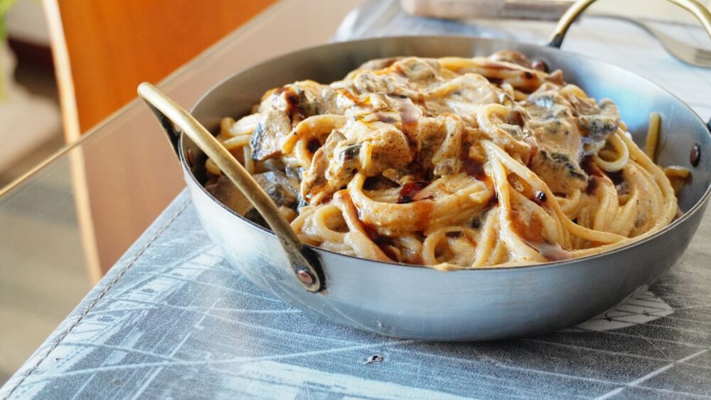 French Onion Pasta (One Pot, Cheesy and Broiled)