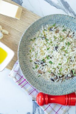 Mushroom Risotto (Creamy, Deeply Savory)