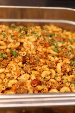 One Pot Chili Mac (Cheesy, Beefy, 40 Minutes)