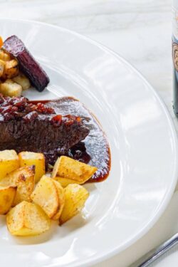 Slow Cooker Beef Bourguignon (Rich Red Wine Beef Stew)