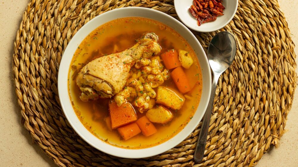 Slow Cooker White Chicken Chili (Creamy, Cozy, Hands Off)