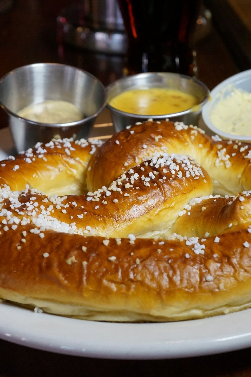 Soft Pretzels with Cheese Sauce